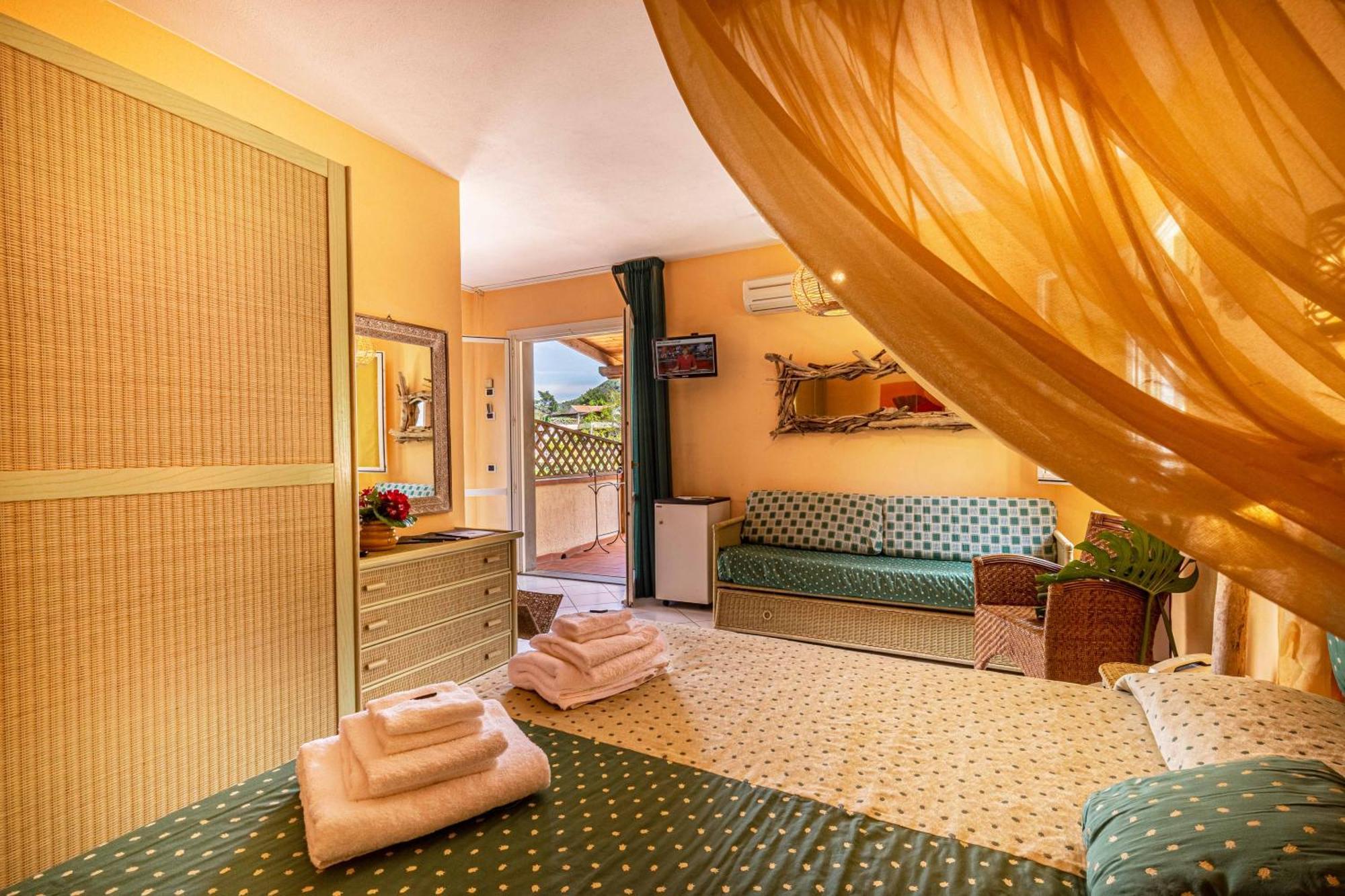 Hotel Cernia Isola Botanica Сант'Андреа Екстер'єр фото
